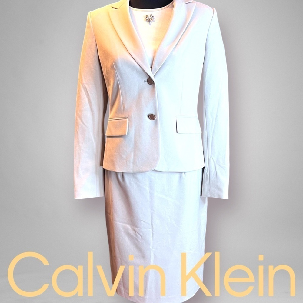 CALVIN KLEIN Light Beige Suit:Two Button Blazer Size 4 & Skirt Size 6 - Picture 3 of 8